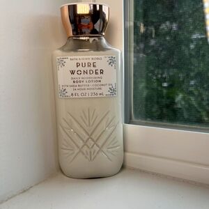 Bath and body works body lotion